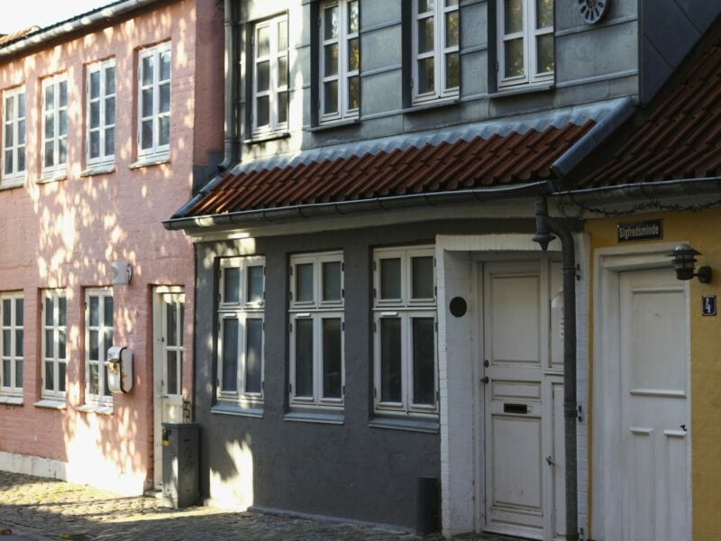 Farverigt rækkehus i Odense